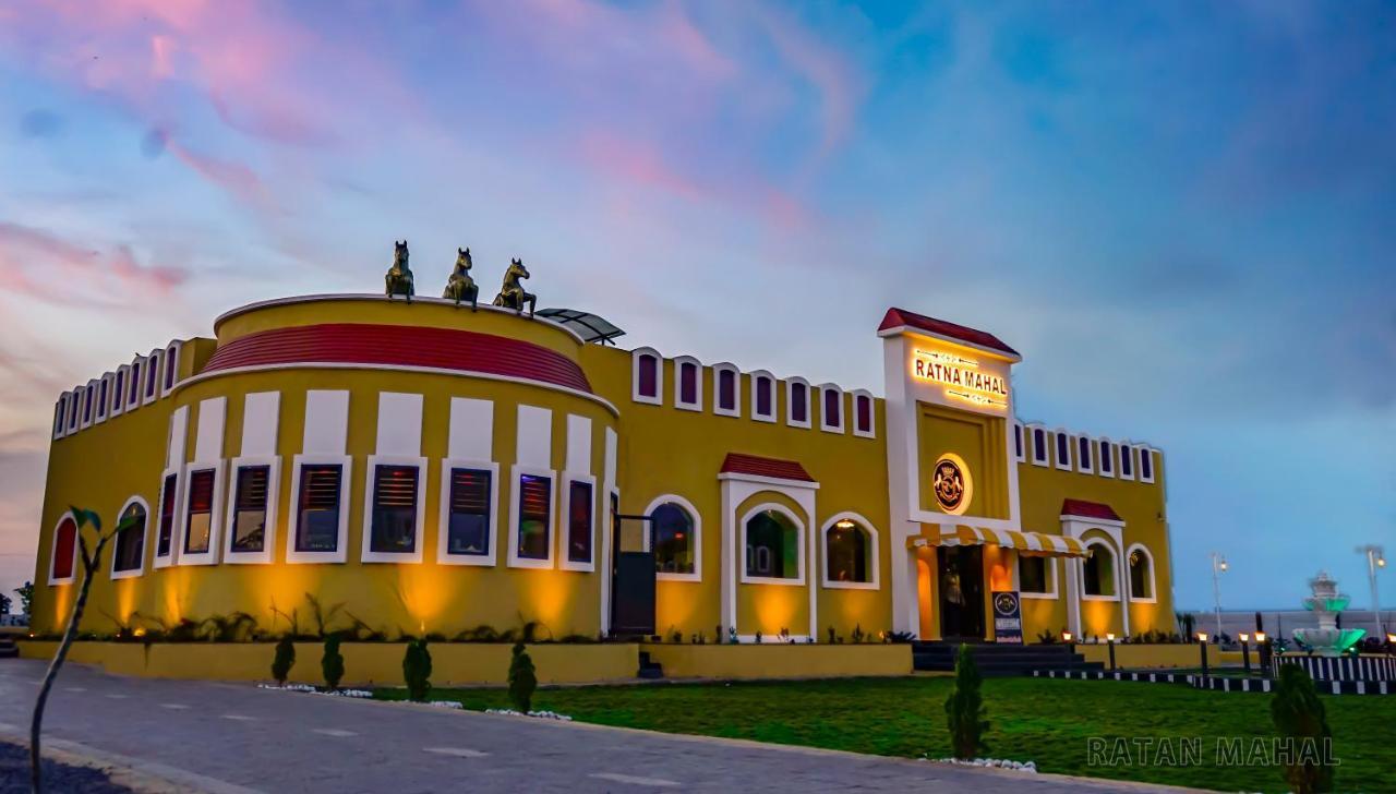 Ratna Mahal Dhāmnod Exterior foto